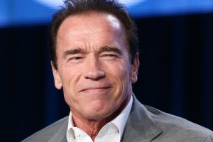 Arnold Schwarzenegger následuje strategii Warrena Buffetta a vyhýbá se Bitcoinu