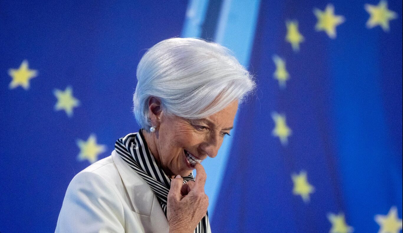 Prezidentka ECB Christine Lagardeová vysvětluje kontroverzní snížení základních úrokových sazeb